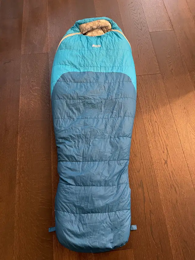 MEC Youth Sleeping bag Explorer 0 Celsius in Fishing, Camping & Outdoors in Calgary - Image 2
