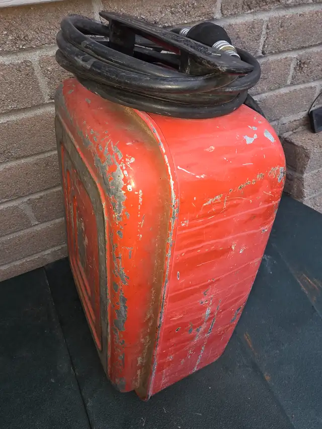 6 Gallon Chrysler Tote Tank Steel Marine Portable Gas Canisters in Other in Windsor Region - Image 10