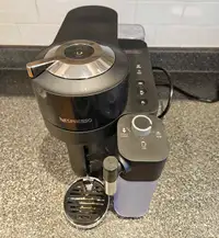 Nespresso Vertuo Latissima + 600 Pods