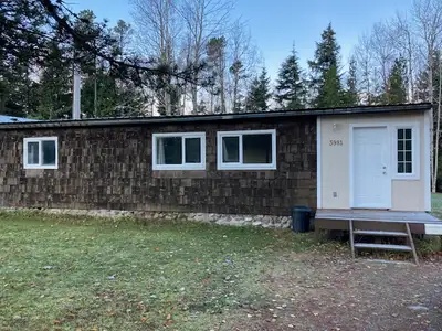 2 bedroom trailer on its own lot in the Copper Mountain area. No smoking, quiet tenants only. Hydro...