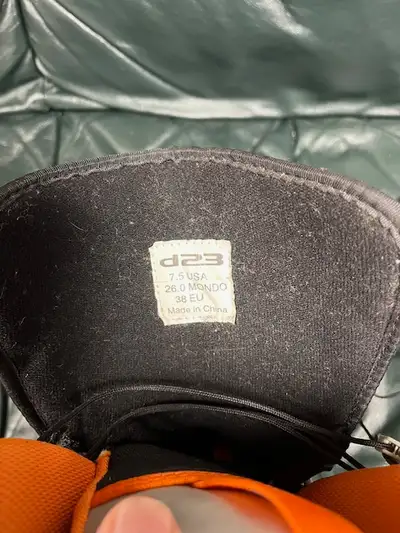 Division 23 snowboard boots, size 7.5, great entry level boot.