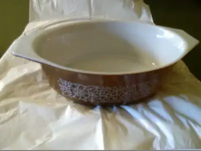 Vtg.Corning Pyrex bake dish w/lid-043 new like cond.1.5L, View more