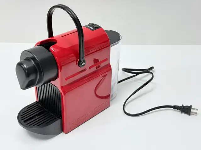 Breville Nespresso Inissia Red Original Espresso Machine in Coffee Makers in Ottawa - Image 2