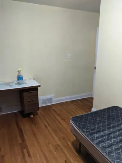 Lawrence & Pharmacy Room 4 Rent, FREE INTERNET, Near TTC