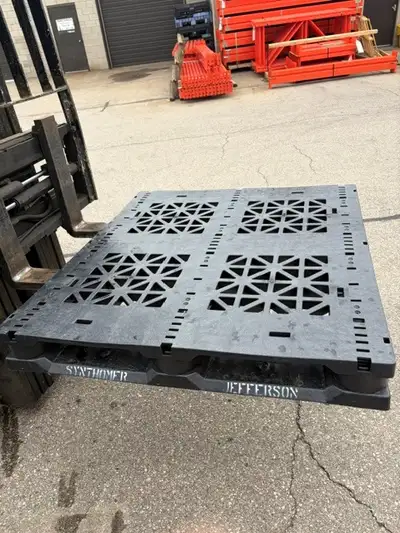 USED PLASTIC PALLETS IN MINT CONDITION. LOWEST PRICED USED SKIDS, View more