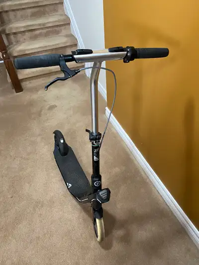 Exellent Condition Kicks Scooter, View more