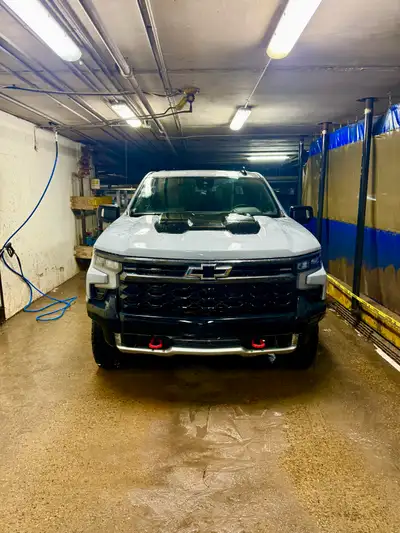 Very clean and nice truck Chevy Silverado 2024 ZR2 52000km Duramax. 3.0 engine. Short box. Comes wit...