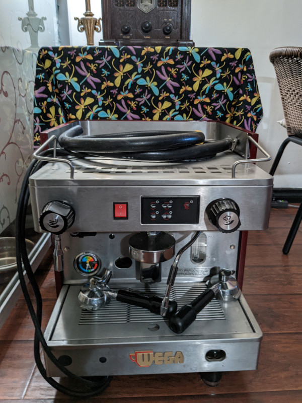 Wega Airy 1 group cappuccino/Espresso machine in Coffee Makers in Edmonton - Image 3