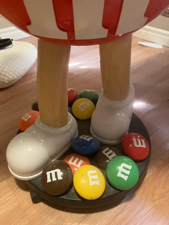 M&M display in Arts & Collectibles in Hamilton - Image 4