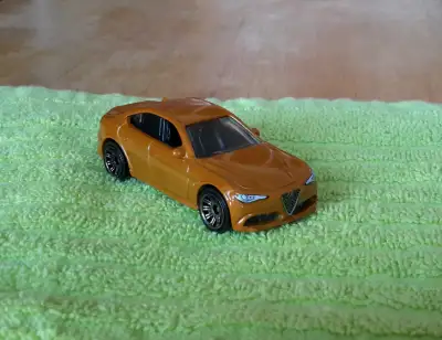 Alfa Romeo Giulia 2016 Matchbox 2019 neuf loose, issue du coffret Autobahn Express IV (2023) Disponi...