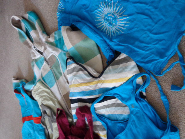Ready for summer!  10 piece womens' clothes lot - good variety in Women's - Tops & Outerwear in Saskatoon - Image 2