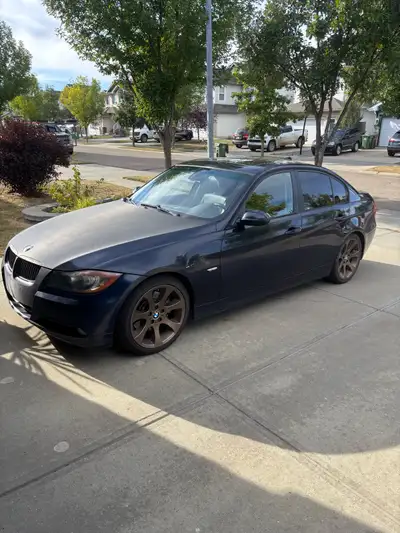 Active status BMW 330i. Used engine installed which now has 185000km new valve cover gasket, oil pan...