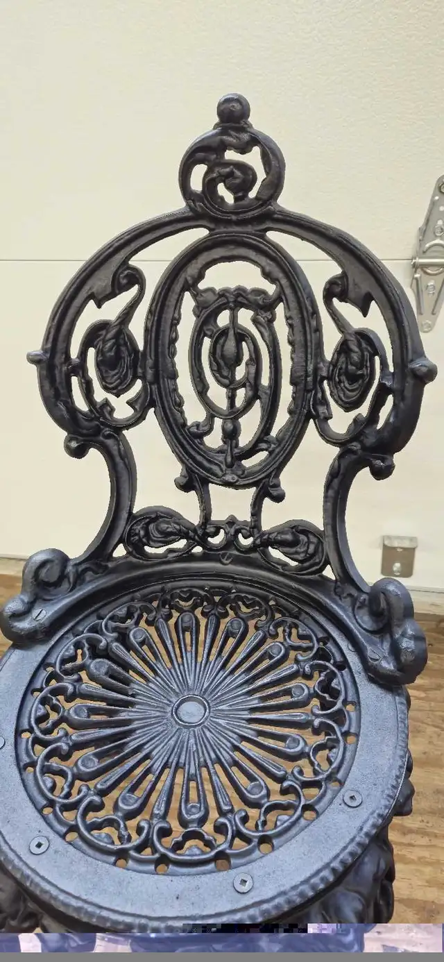 Antique Victorian Cast Iron Patio Set in Patio & Garden Furniture in Trenton - Image 3