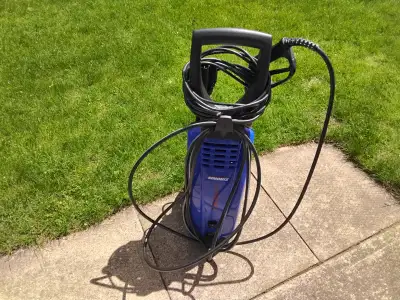 Simoniz S1500 electric pressure washer in mint like new condition. Made in Italy. $200. Pick up only...
