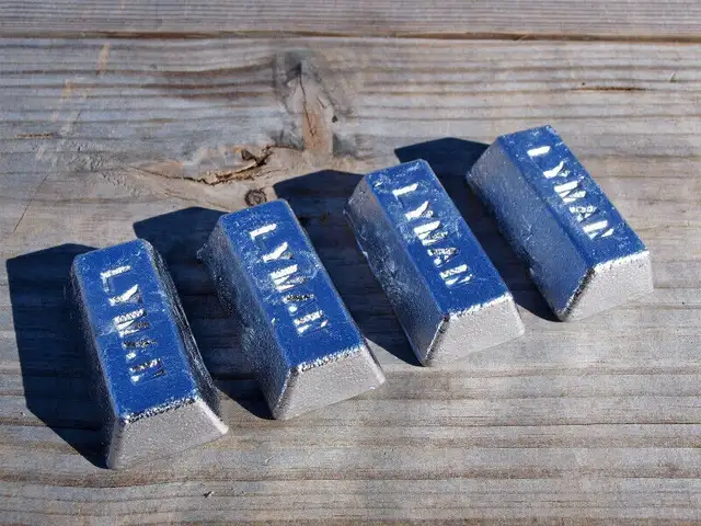 lead ingot ingots lingo fishing target black powder peche plomb in Fishing, Camping & Outdoors in Ottawa - Image 10