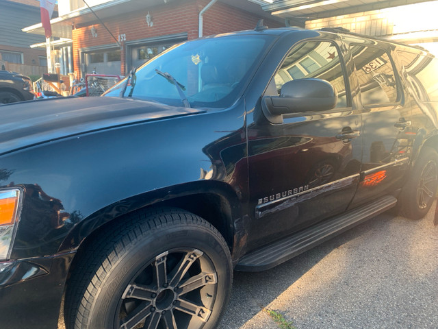 2007 Chevy suburban in Cars & Trucks in Kitchener / Waterloo - Image 2