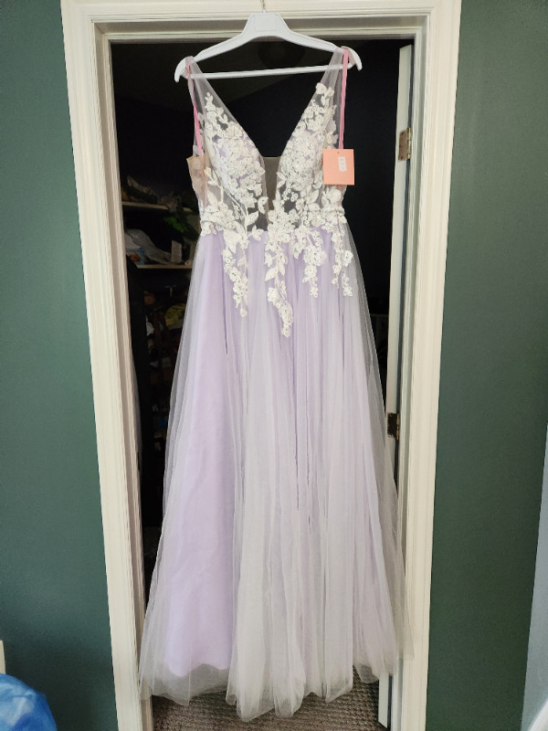 Prom Dress -Grade 12 in Women's - Dresses & Skirts in City of Halifax - Image 2