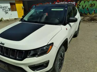 2021 jeep trailhawk in great condition if interested plz text 639.8861300 for more details and infor...