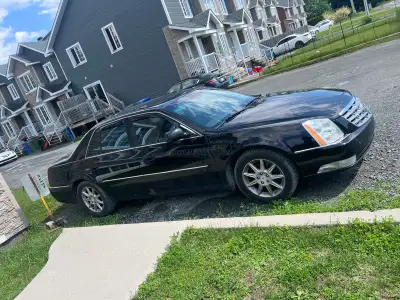 Cadillac DTS 2010 en très bonne condition mécanique. Le véhicule roule A1 et est très fiable. * 209...