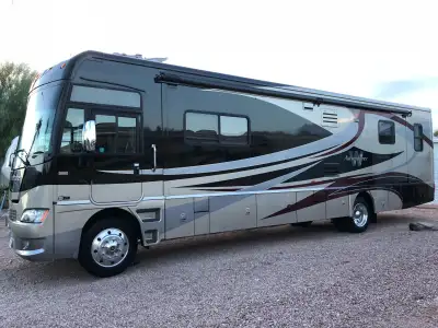 2011 Winnebago Adventurer FJ37 – Rare Floor Plan • 2 Bathrooms • Turn-Key • $88,500 86,000 Miles | 3...