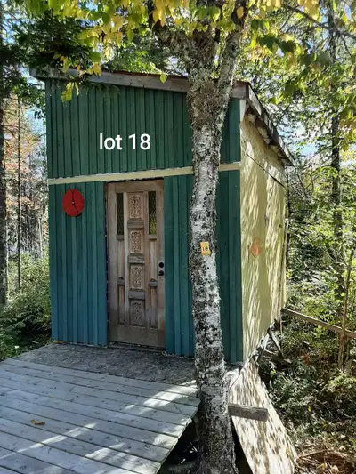 Mostly finished. Just some siding to do. Lakefront on seasonal lot on Shannon lake, 20 minits south...