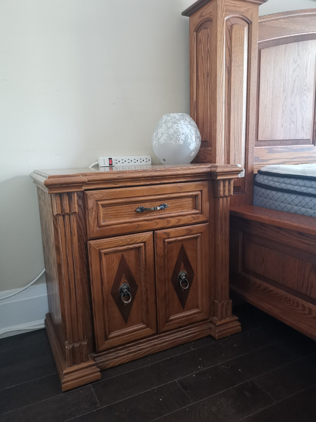 Oak bedroom set in Multi-item in Oshawa / Durham Region - Image 3