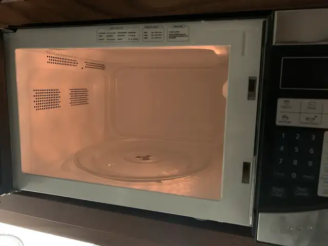 Compact microwave - RCA in Microwaves & Cookers in City of Toronto - Image 3