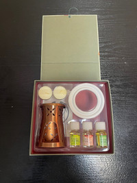 Body Shop fragrance oils with tin burner in attactive gift gox