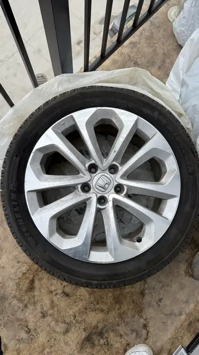 Michelin All season tires With Honda Accord OEM rims with TPMS sensors Used For One season Tire size...