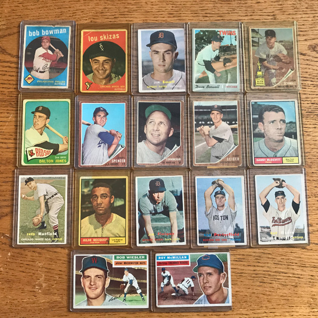 1956-1970 17 Topps Baseball Cards in Arts & Collectibles in City of Toronto