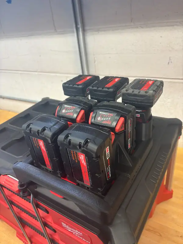 Milwaukee Packout Holder Carrier for 3x M12 and 4x M18 Batteries in Power Tools in Markham / York Region - Image 4