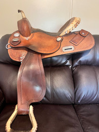 Sierra barrel saddle