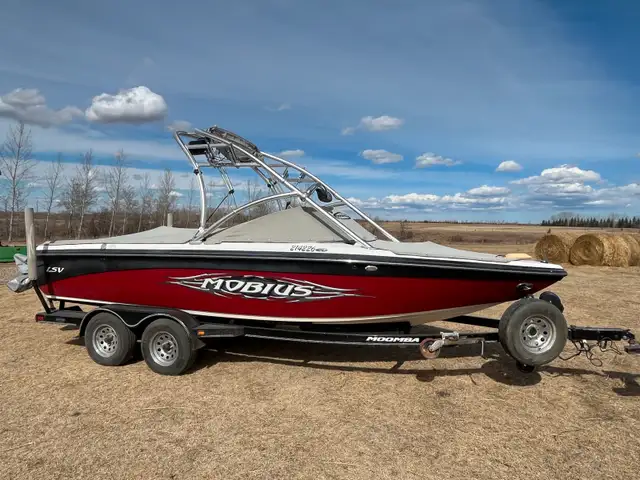 2006 Moomba Mobius LSV in Powerboats & Motorboats in Lloydminster - Image 2