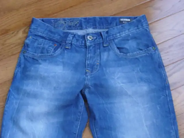 Gap, Esprit, Hollister, Aeropostale Old navy  chinos pants in Men's in Markham / York Region - Image 5