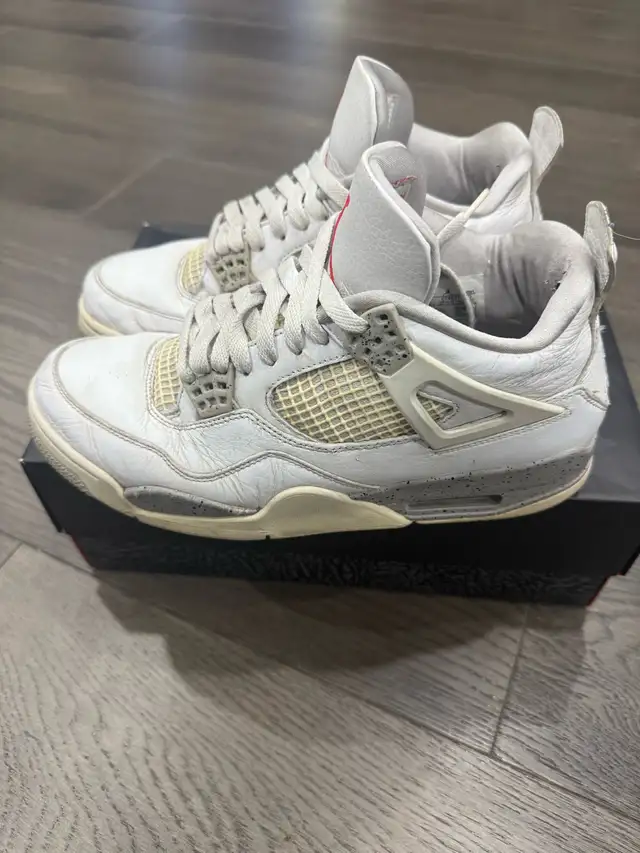 Jordan 4 Oreo in Men's Shoes in City of Toronto - Image 4