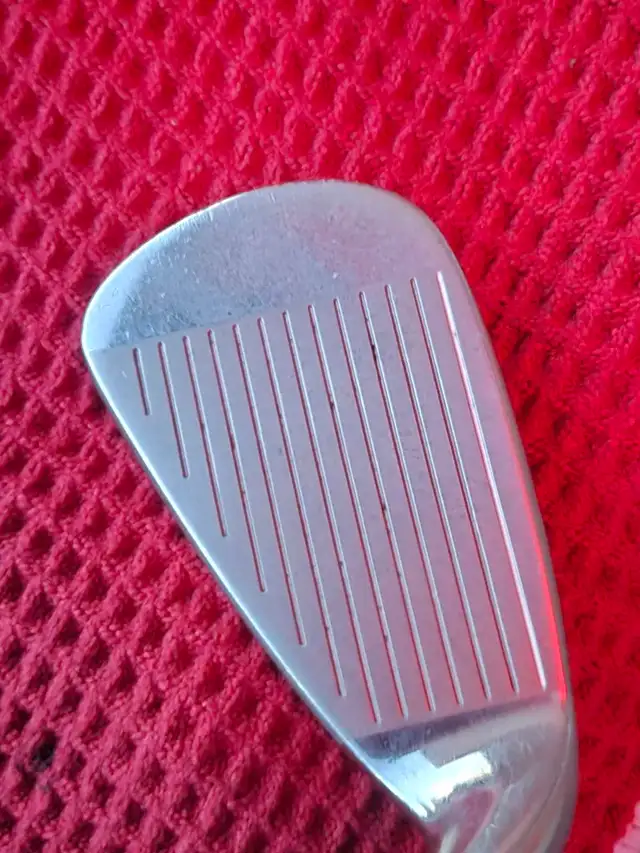 left handed Wilson staff D100 irons in Golf in St. Catharines - Image 9
