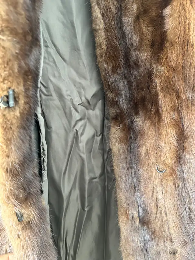 Dasco Manteau Fourrure Mink in Women's - Tops & Outerwear in Laval / North Shore - Image 5
