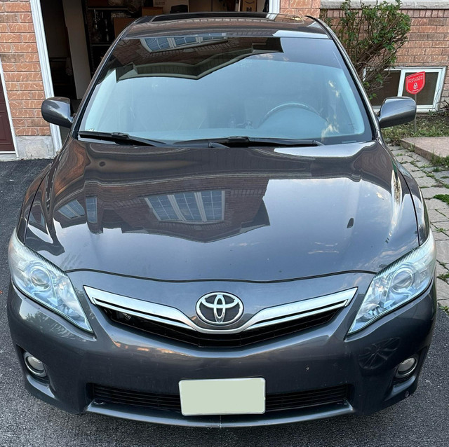Toyota Camry 2011 hybrid in Cars & Trucks in London