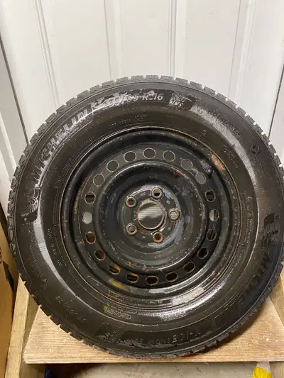 3 weeks use on top tier Michelin Ice X winter tires 235/65R16 with factory Honda - 7Jx16 ET50 rims....