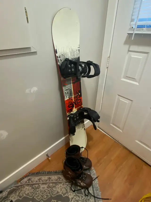 Snowboard, Boots & Bindings in Snowboard in Penticton - Image 3