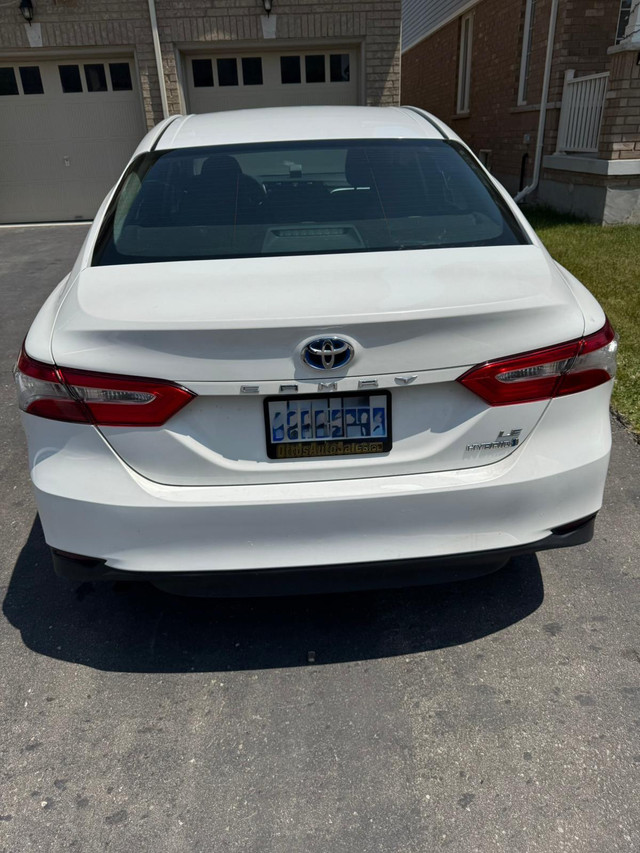 2018 Toyota Camry LE Hybrid in Cars & Trucks in Hamilton - Image 2