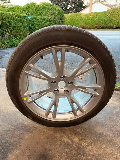 Selling a full set of 4 Tesla Model Y 19" Gemini Wheel and Pirelli Winter Tire Package OEM winter ti...