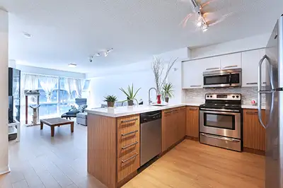 1b Condo - Yonge Wellesley - Utilities, Parking & Locker - $2800