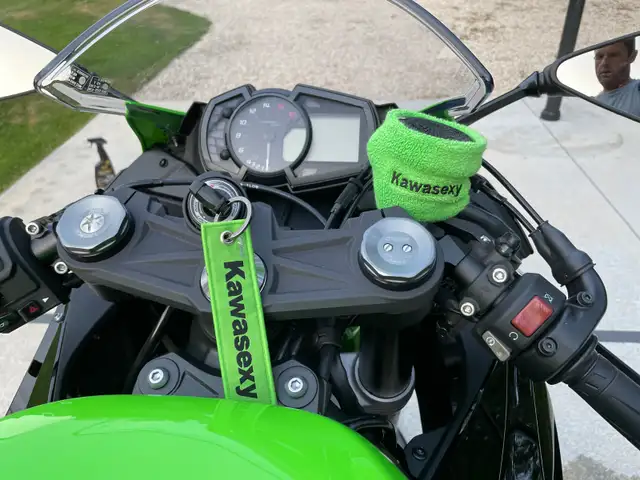 2022 Kawasaki ZX-6R, never dropped, never raced, no scratches. in Sport Bikes in Winnipeg - Image 6