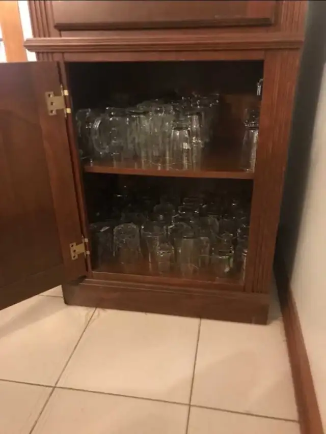 Vitrine cabinet in Hutches & Display Cabinets in Laval / North Shore - Image 4