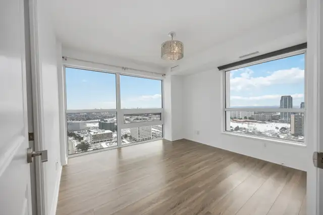 FOR SALE - EXECUTIVE  CONDO UNIT IN NORTH YORK  + PARKING & LO in Condos for Sale in City of Toronto - Image 9