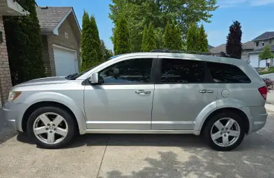 Dodge Journey 2010 RT - AWD Low Kms