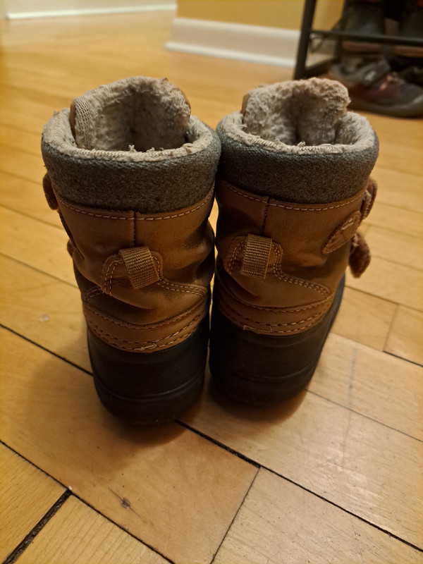 Size 8 Thinsulate Winter Boots in Clothing - 18-24 Months in Moncton - Image 4