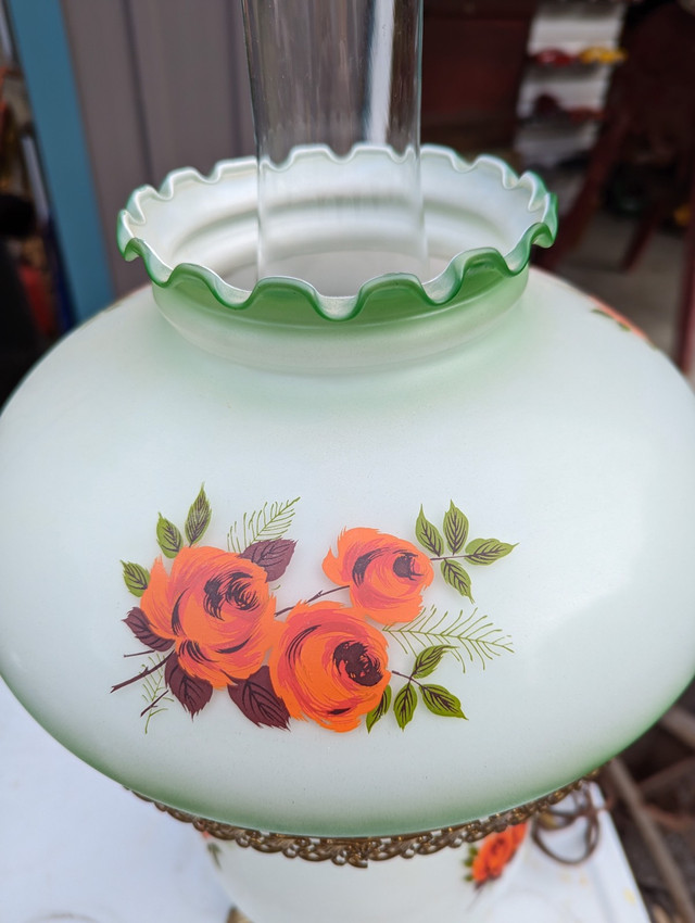 Vintage Ceramic Lamp $30 in Indoor Lighting & Fans in Trenton - Image 2