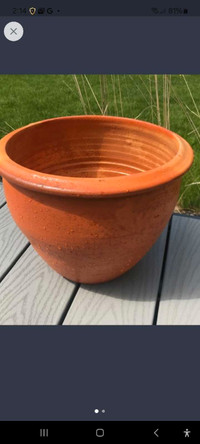 ISO used  large Terra Cotta pot